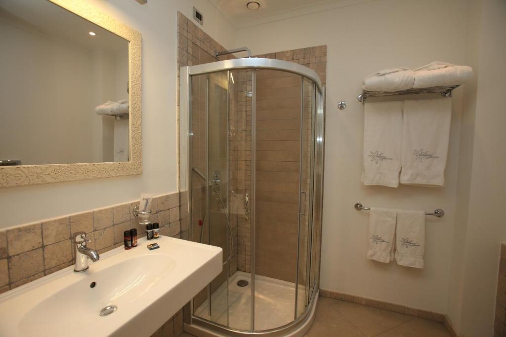 Comfort Doppelzimmer mit seitlichem Meerblick